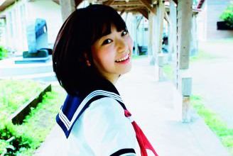 Sakura Miyawaki sort sont premier PhotoBook !