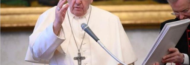 «David nous enseigne à tout faire entrer dans le dialogue avec Dieu» - VA