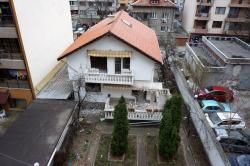 Juste sous mes fenêtres !