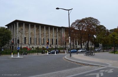 Palais de la Porte Dorée et l'Aquarium Tropical