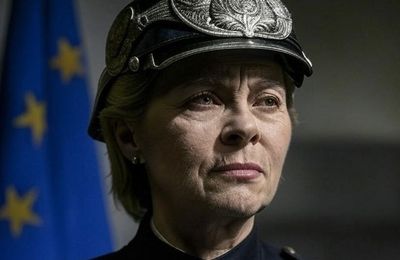 " Félicitations à la présidente de la Commission Européenne, madame Ursula von der Leyen, lauréate du Prix Charlemagne 2025 ! Elle a été récompensée aujourd’hui à Aix-la-Chapelle pour son engagement en faveur de l'unité européenne et pour son leadership face aux crises : pandémie, guerre en Ukraine et changement climatique. "