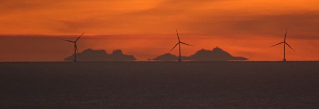 Canigou 2025 : Superbe apparition du massif pyrénéen au dessus de la Méditerranée