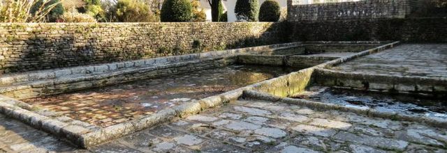 Patrimoine et chemins sous le soleil