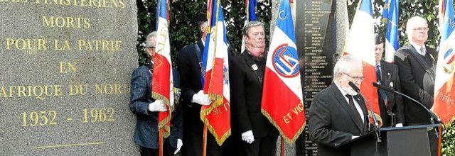 Bretagne - Finistère 19-Mars  3.500 personnes rassemblées au Mémorial de Pleyben