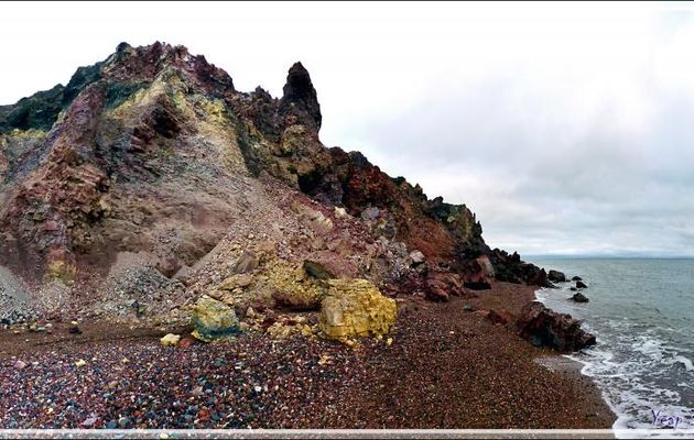 Couleurs et formes de Smoking Hills - Cape Bathurst - Territoires du Nord-ouest - Canada