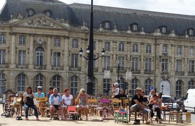 Assortiment de chaises pour Agora 2014...