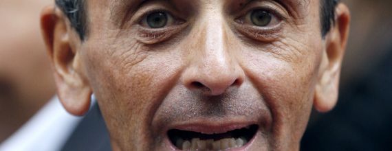 "Déporter 5 millions de musulmans": les propos de Zemmour dénoncés sévèrement par Bernard Cazeneuve, par plusieurs personnalités et un nombre considérables d'internautes sur Twitter *