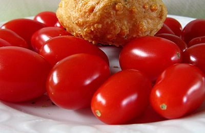 Gougères aux herbes de provence et coeur tomate cerise !