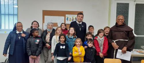 Bienvenue en Paroisse à notre jeune Séminariste Alexandre avec les enfants du Catéchisme