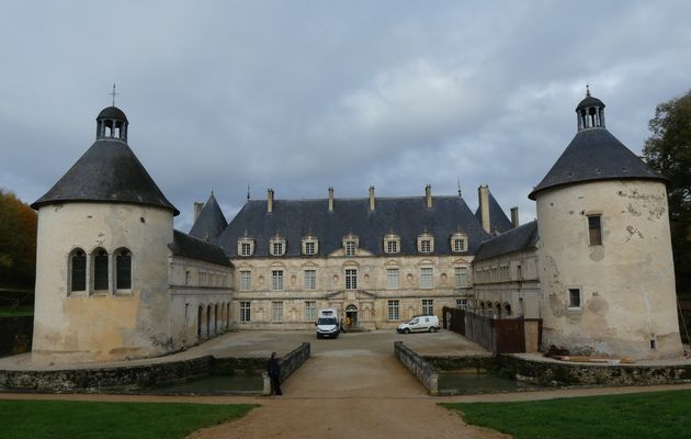 CHATEAU DE BUSSY RABUTIN - LES APPARTEMENTS ET SON PROPRIETAIRE