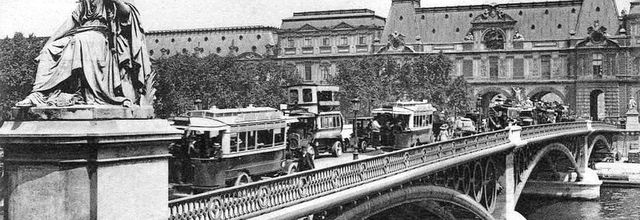 Le quartier Palais Royal - Louvre : le pont du Carrousel 