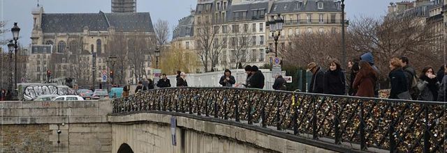 L'île de la Cité : Pont de l'Archevêché