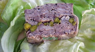 Terrine de lapin fermier, veau, porc, foie gras, et pistaches