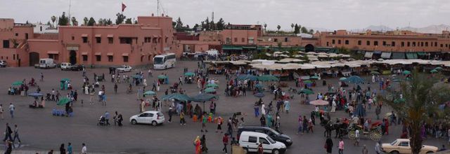 Marrakech - place Jemaa el Fna - Koutoubia