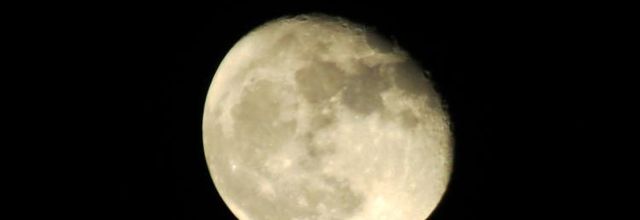 Quand la lune s'éclipse