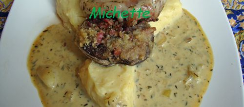 Gigolette de lapin à la moutarde, champignon farci, purée de p de terre