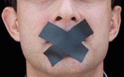 La politique sur le mode négatif