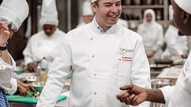 Cours de cuisine avec des réfugiés à l'EHTL