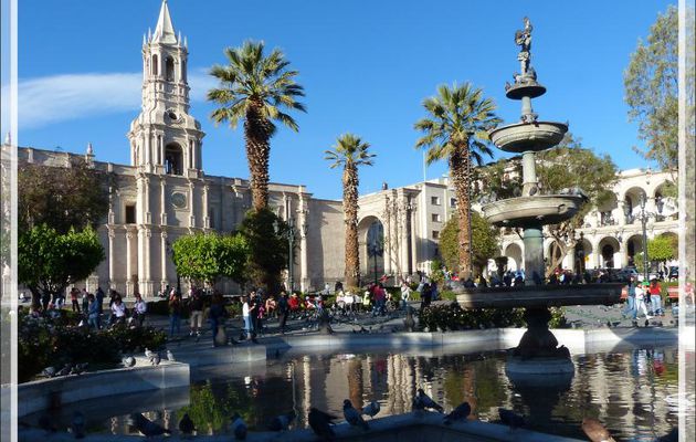 Sur la Plaza de Armas - Aréquipa - Pérou