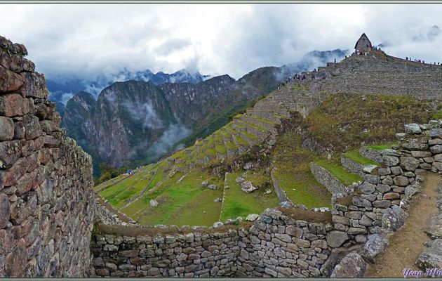 Panoramas vus de l'intérieur de la cité Inca - Machu Picchu - Pérou