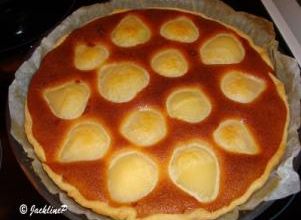 Tarte aux poires, crème amandine...