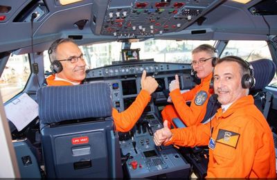 2018 [  Premier vol de quatre heures de l'avion d'essai F-WTTO