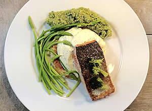 Recette de saumon sauce Aneth, Asperges des Bois et Purée de Brocolis
