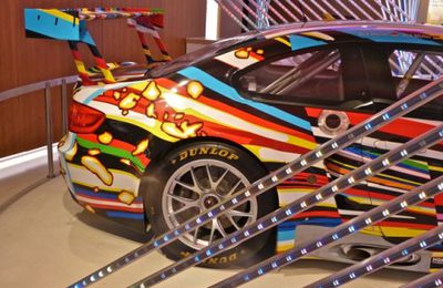 Jeff Koons, BMW artcar N° 17, une voiture de course flamboyante