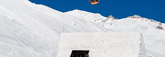 Guerlain Chicherit est le premier à réussir un backflip sur neige avec une voiture - VIDEOS