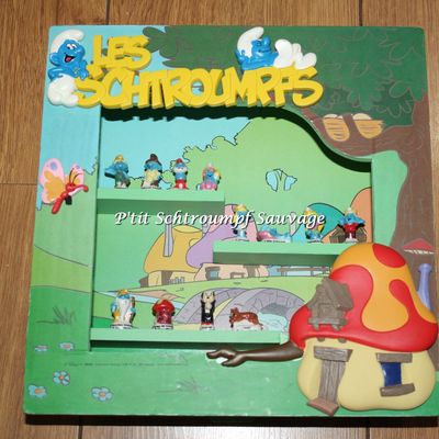 Coffret de 12 fèves Schtroumpf CORA 2008