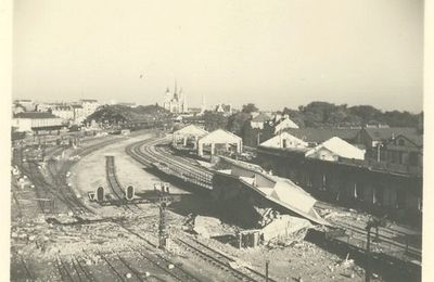 La gare détruite...