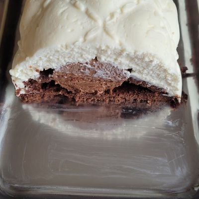 Bûche au mascarpone et chocolat noir, gâteau au cacao