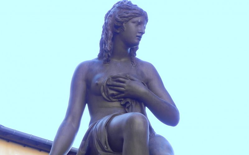 une belle statue