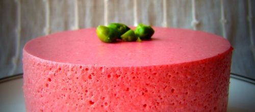 Bavarois framboise, pistache et thé vert Macha