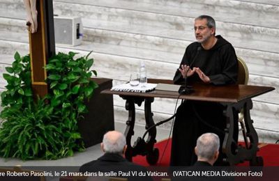 Première prédication de Carême au Vatican, dans la salle Paul VI
