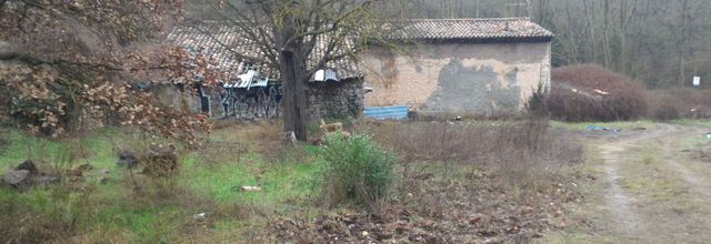Aire de largage sauvage aux abords d'Aix