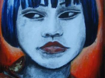 Acrylique aux cheveux bleus