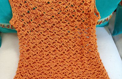 EB - Seconde blouse crochetée avec le coton mandarine de juin...