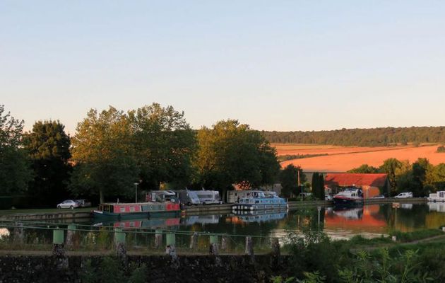 le village de Vendenesse en Auxois -3