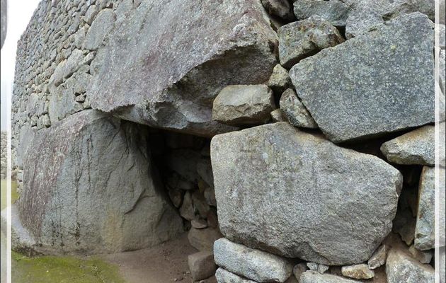 Une porte "secrète" obstruée ? - Machu Picchu - Pérou
