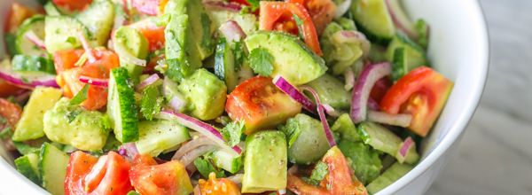 Salade d'avocats et tomates