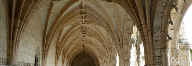 Lisbonne (23/32) : Monastère des Hiéronymites – le cloître (en haut)