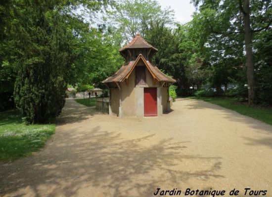 Poèmes divers : Au maître d'un jardin.