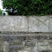 Edme Gérard, capitaine dans la Grande Armée de Napoléon 1er, repose dans le cimetière de Poinçon les Larrey... - Châtillonnais en Bourgogne