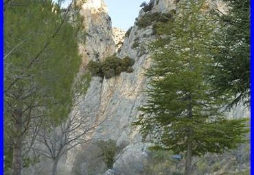 Moustier ste Marie, le sentier de la chaîne