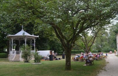 ☻ Animation musicale dans le jardin de la Mairie de Châtillon-sur-Seine