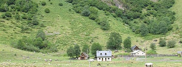 LES GRANGES D'ASTAU .