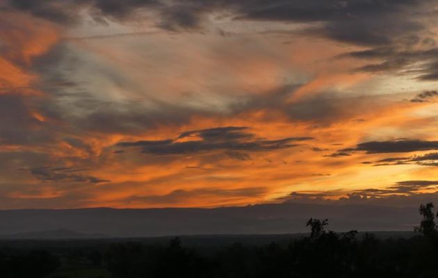 LE  SOLEIL  SE  COUCHE  AUSSI  ET C'EST BEAU