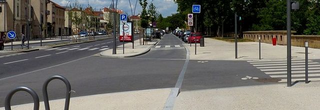 Metz / De la place Mazelle à la médiathèque du Pontiffroy...