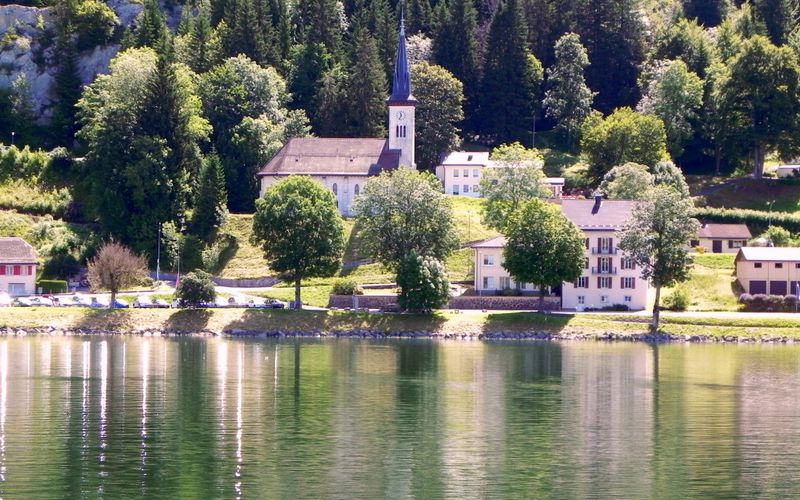 Reflets au lac de Joux en Suisse